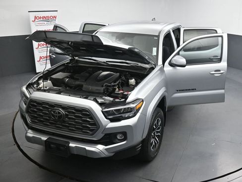 Used 2023 Toyota Tacoma TRD Sport AWD/4WD image 36