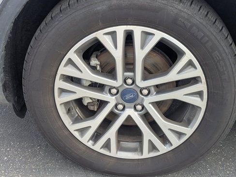 Used 2022 Ford Escape SEL image 13