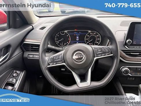 Used 2023 Nissan Altima 2.5 SV FWD image 7