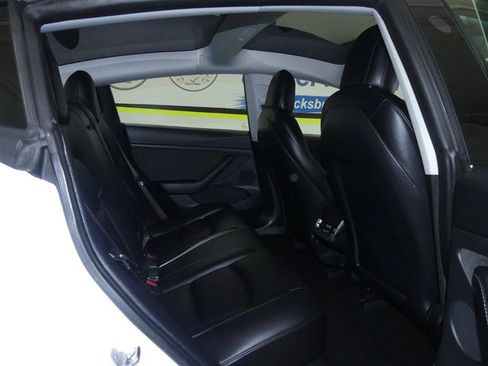 Used 2021 Tesla Model 3 Standard Range Plus image 18