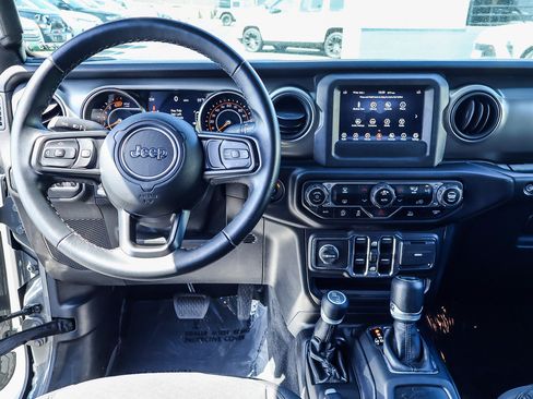 Used 2021 Jeep Wrangler Unlimited Sport AWD/4WD image 3
