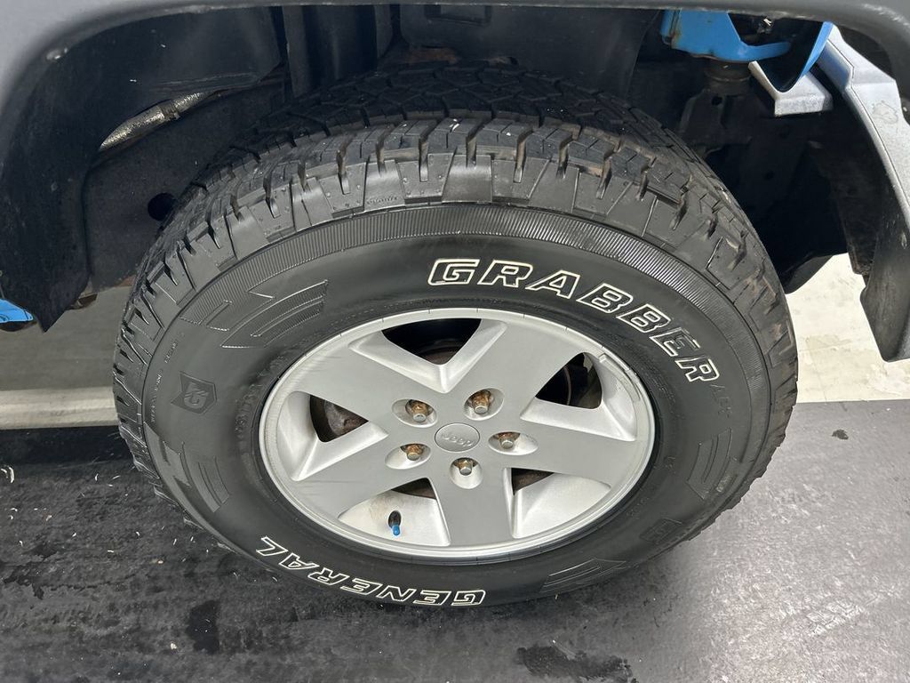 Used 2018 Jeep Wrangler Unlimited Sport AWD/4WD image 8