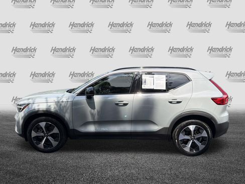 Certified 2024 Volvo XC40 B5 Plus AWD/4WD image 7