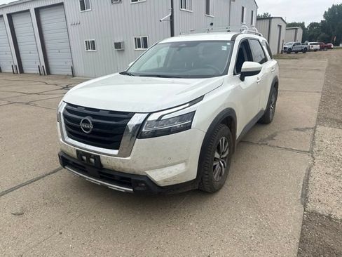Used 2023 Nissan Pathfinder SL AWD/4WD image 5