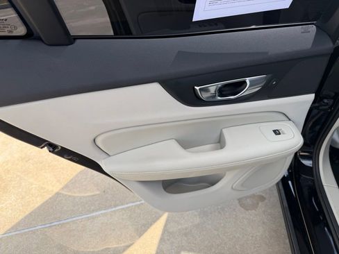 Used 2024 Volvo S60 B5 Plus image 14