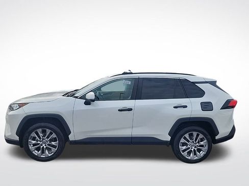 Used 2021 Toyota RAV4 XLE Premium image 5