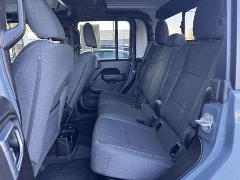 Used 2024 Jeep Gladiator Sport image 19