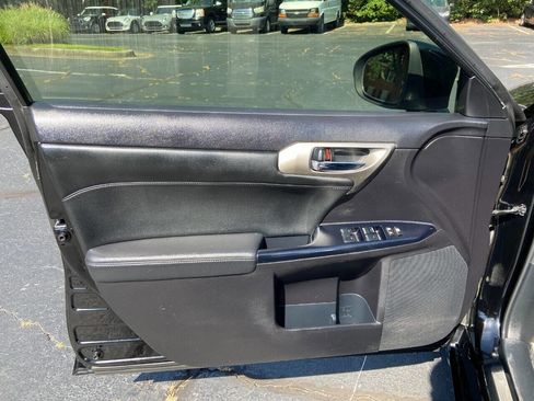 Used 2014 Lexus CT 200h image 19