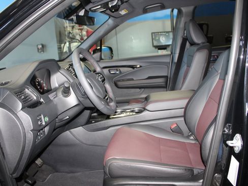 Certified 2026 Honda Ridgeline Black Edition image 14