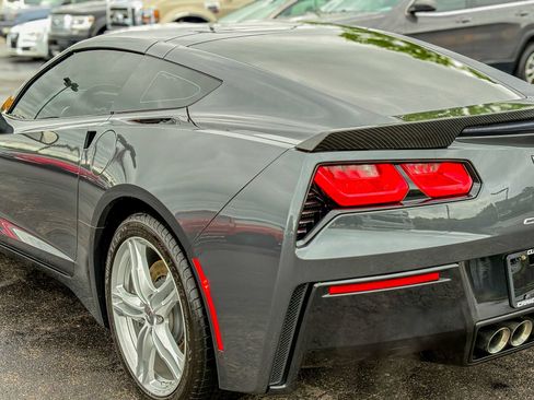 Used 2017 Chevrolet Corvette Stingray Coupe w/ 1LT RWD image 13
