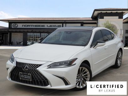 Certified 2022 Lexus ES 350 Ultra Luxury w/ Accessory Package 2
