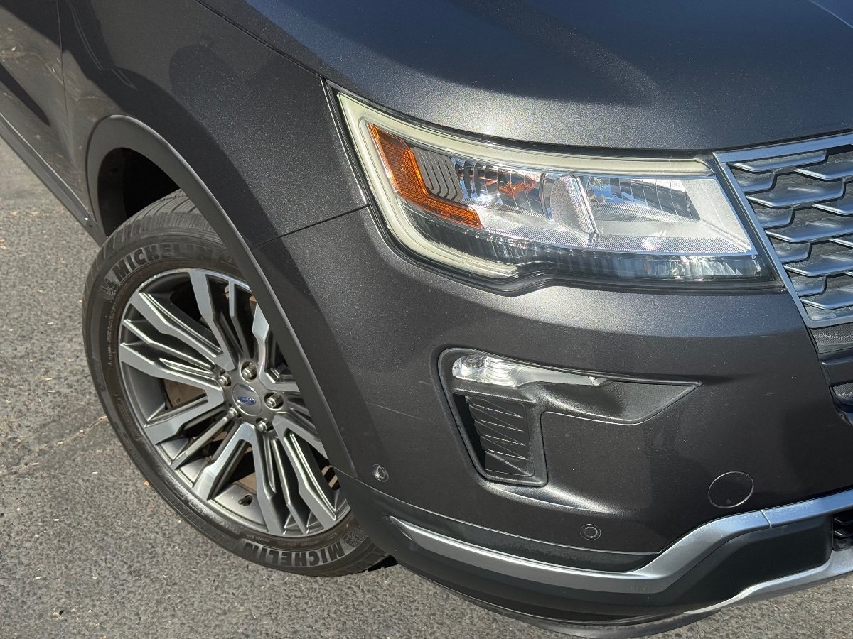 Used 2019 Ford Explorer Platinum AWD/4WD image 4
