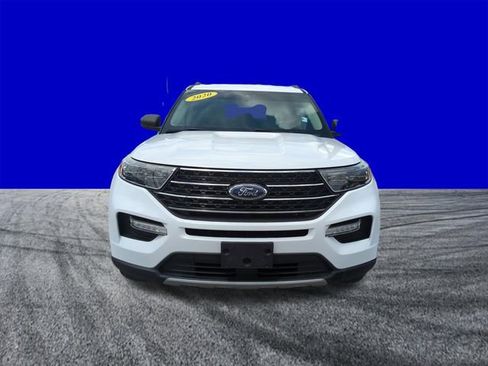Certified 2020 Ford Explorer XLT w/ Equipment Group 202A image 9
