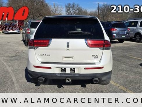 Used 2012 Lincoln MKX FWD image 4