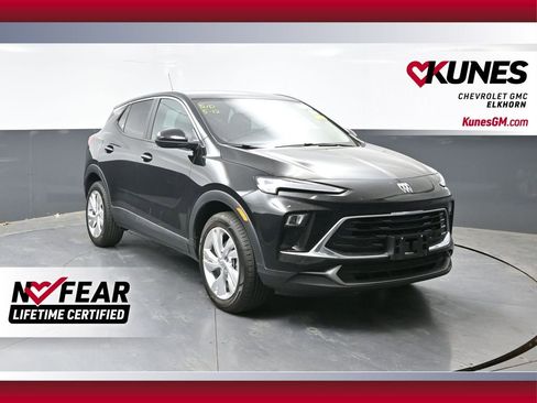 Used 2025 Buick Encore GX Preferred AWD/4WD image 1