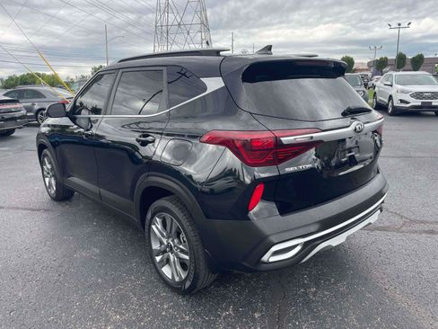 Used 2021 Kia Seltos S FWD image 3