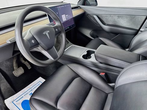 Used 2022 Tesla Model Y Long Range AWD/4WD image 10