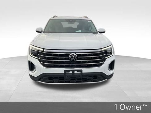Used 2024 Volkswagen Atlas SE image 2