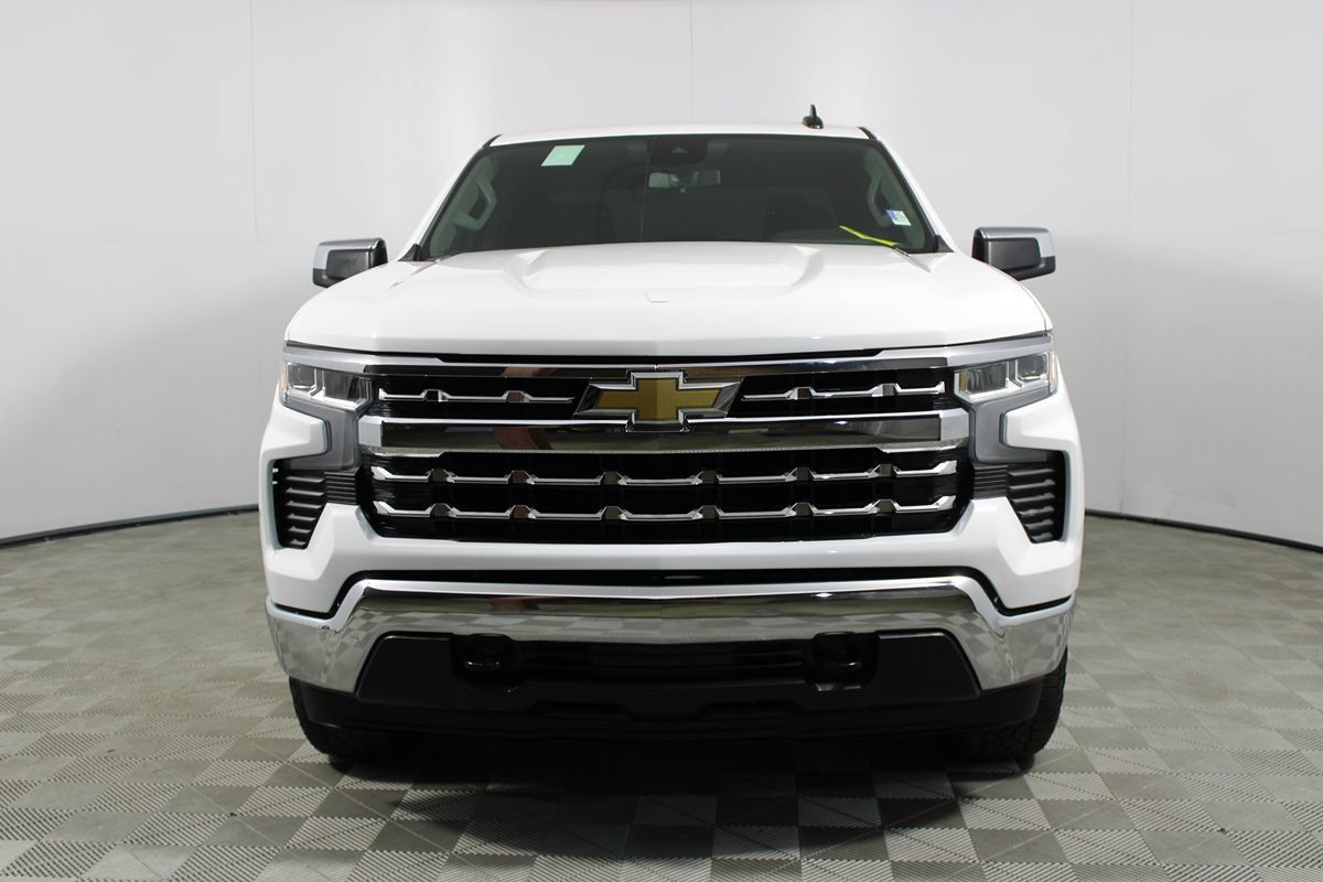 Used 2025 Chevrolet Silverado 1500 LT AWD/4WD image 22