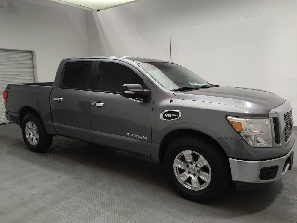 Used 2017 Nissan Titan SV RWD image 11