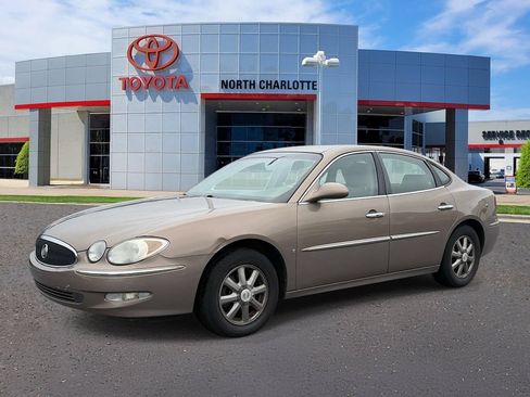 Used 2007 Buick LaCrosse CXL w/ Driver Confidence Package FWD image 3
