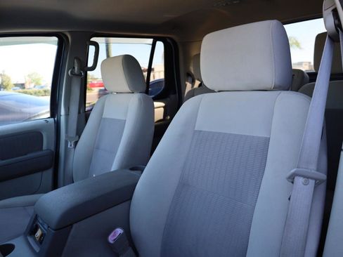 Used 2007 Ford Explorer Sport Trac XLT image 4