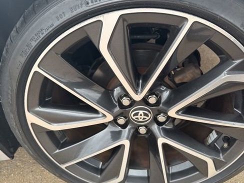 Used 2019 Toyota Corolla XSE image 34