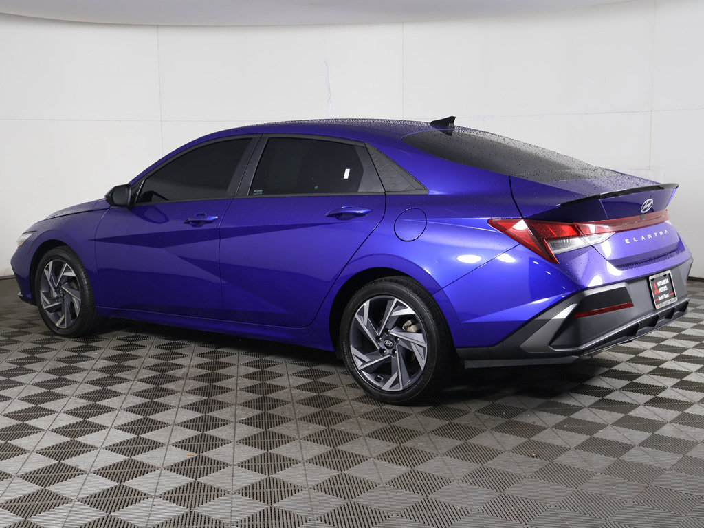 Used 2025 Hyundai Elantra Sport FWD image 7