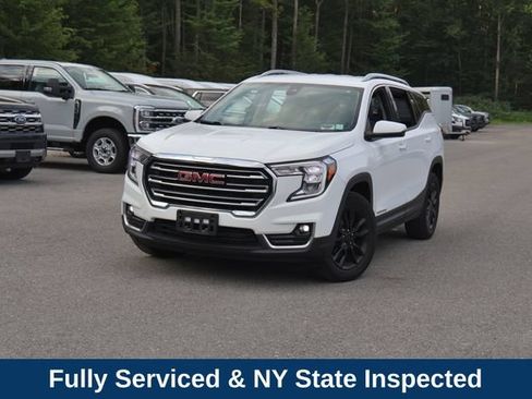 Used 2023 GMC Terrain SLT AWD/4WD image 2