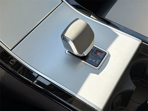 Used 2025 Land Rover Range Rover Velar S image 29