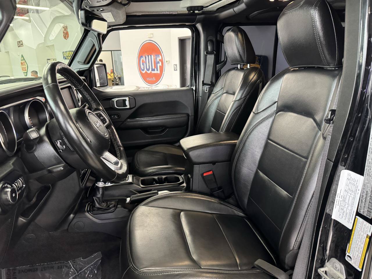 Used 2021 Jeep Wrangler Unlimited Sahara AWD/4WD image 2