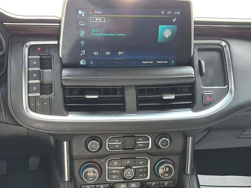 Used 2023 Chevrolet Tahoe Z71 w/ Luxury Package AWD/4WD image 38