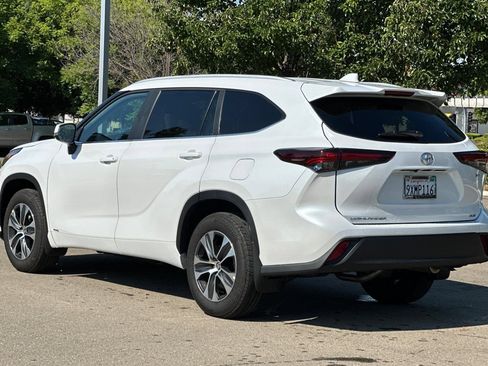 Used 2026 Toyota Highlander XLE AWD/4WD image 6