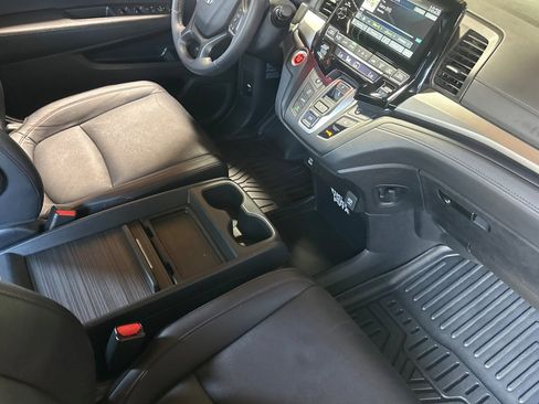 Used 2024 Honda Odyssey Sport image 32