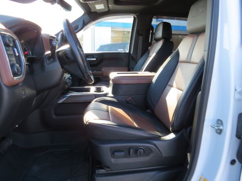 Used 2022 Chevrolet Silverado 1500 High Country w/ Technology Package image 17