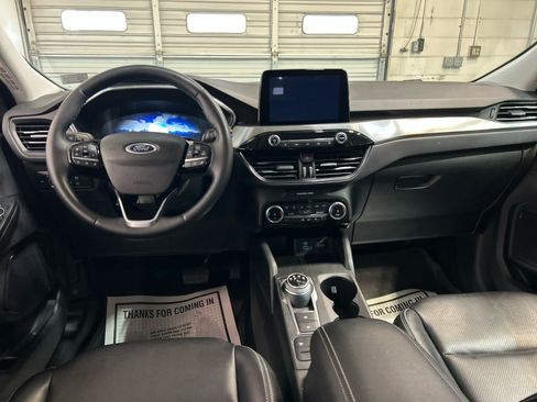 Used 2022 Ford Escape Titanium w/ Class II Trailer Tow Package AWD/4WD image 4