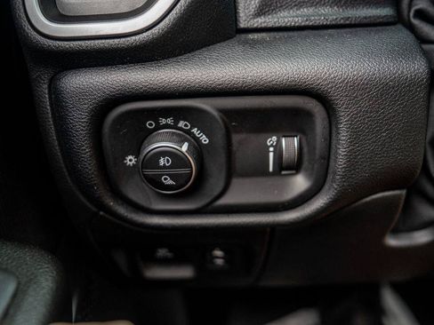 Used 2022 RAM 1500 Big Horn AWD/4WD image 37
