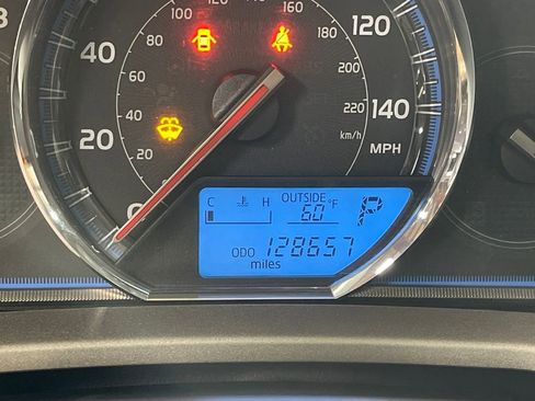 Used 2015 Toyota RAV4 Limited image 16