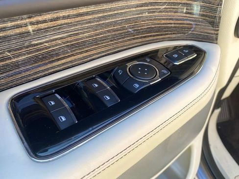 Used 2020 Lincoln Navigator Black Label w/ Cargo Convenience Package AWD/4WD image 14
