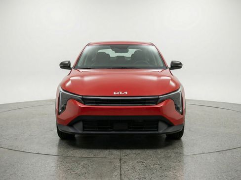 Used 2025 Kia K4 FWD image 2