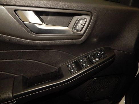 New 2025 Ford Escape SE image 15