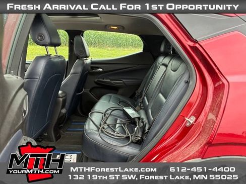 Used 2022 Chevrolet Bolt EUV Premier w/ Sun & Sound Package FWD image 10
