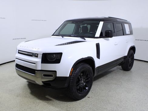 Used 2023 Land Rover Defender 110 S AWD/4WD image 4