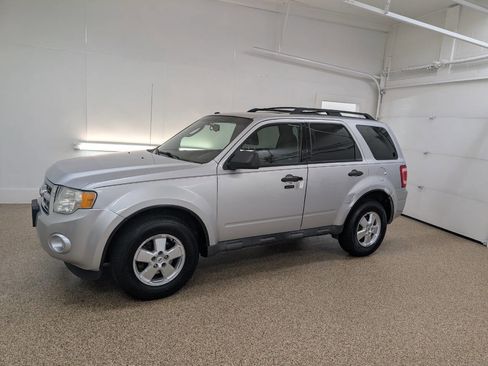 Used 2011 Ford Escape XLT w/ 202A Rapid Spec Order Code AWD/4WD image 1