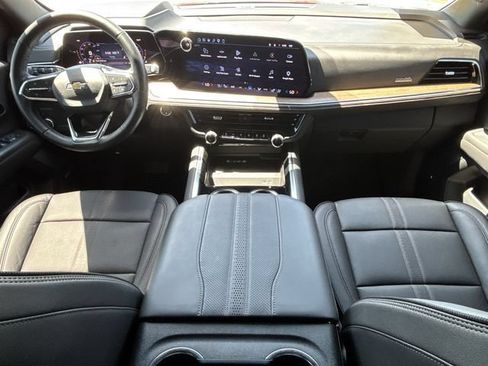 Certified 2025 Chevrolet Tahoe High Country AWD/4WD image 13