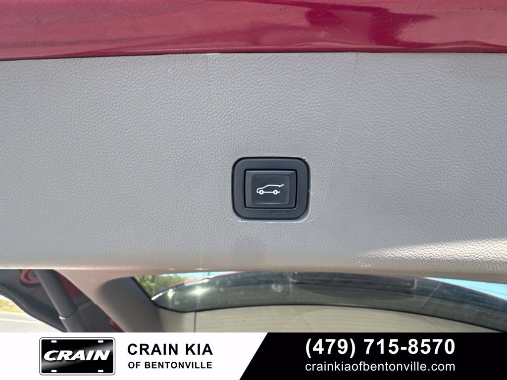 Used 2020 Chevrolet Traverse LT FWD image 21