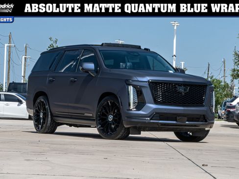 Used 2025 Cadillac Escalade Sport Platinum AWD/4WD image 2