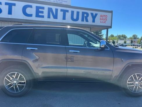 Used 2018 Jeep Grand Cherokee Limited w/ Luxury Group II RWD image 13