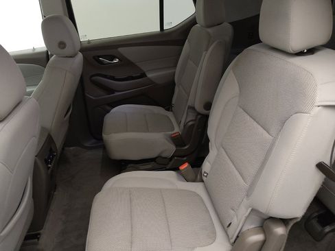 Used 2020 Chevrolet Traverse LT FWD image 18
