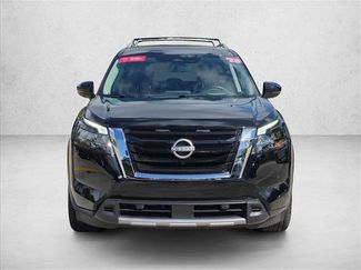 Certified 2025 Nissan Pathfinder Platinum FWD video 2